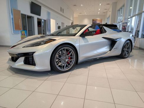 Used 2024 Chevrolet Corvette Z06 w/ Battery Protection Package image 3