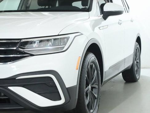 Certified 2024 Volkswagen Tiguan SE AWD/4WD image 4