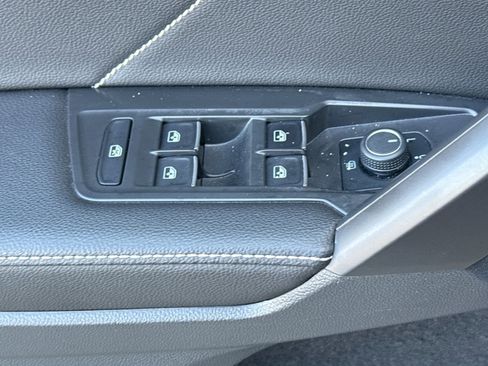 Used 2022 Volkswagen Tiguan SE R-Line image 12