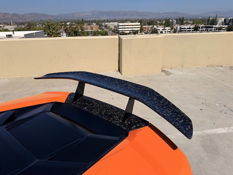 Used 2015 Lamborghini Huracan LP 610-4 AWD/4WD image 22