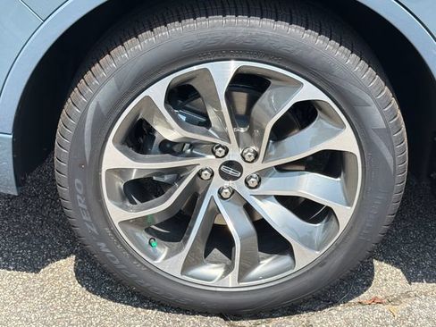 New 2026 Lincoln Aviator AWD w/ Jet Appearance Package image 18