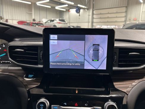 Certified 2023 Ford Explorer Limited image 10