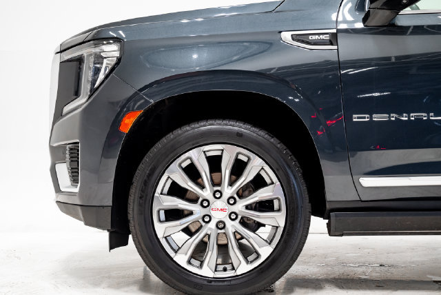 Used 2022 GMC Yukon XL Denali w/ Denali Premium Package AWD/4WD image 26