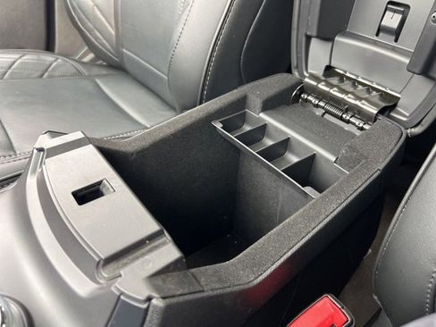 Certified 2018 Ford Explorer Platinum image 18