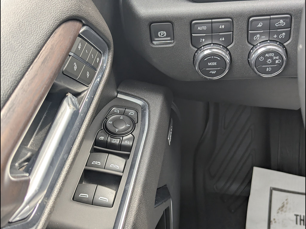 Used 2025 GMC Sierra 2500 SLT AWD/4WD image 24