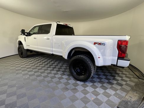 Used 2020 Ford F450 Platinum w/ FX4 Off-Road Package AWD/4WD image 3