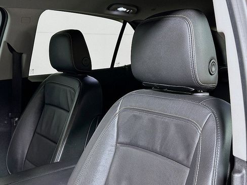 Used 2018 Chevrolet Equinox Premier image 19