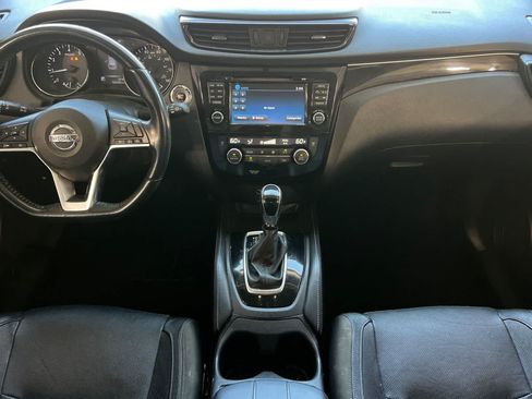 Used 2017 Nissan Rogue Sport SL FWD image 4
