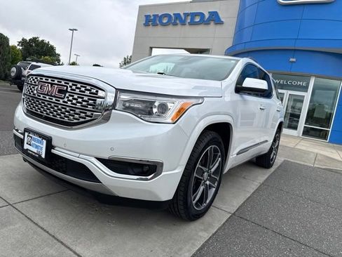 Used 2019 GMC Acadia Denali w/ Technology Package AWD/4WD image 16