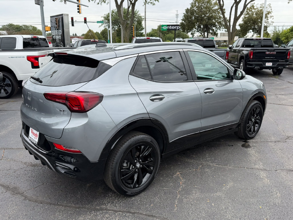 Certified 2024 Buick Encore GX Sport Touring FWD image 11