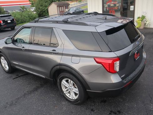 Used 2023 Ford Explorer XLT AWD/4WD image 22
