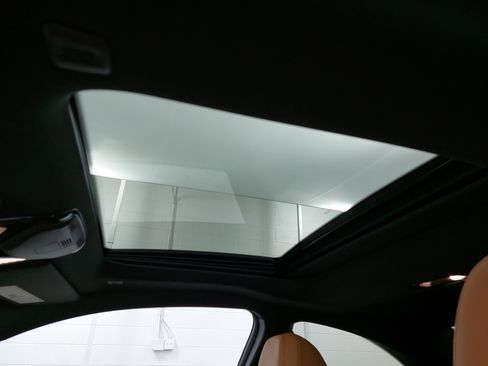 Used 2025 BMW 230i 230i w/ M Sport Package image 29