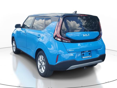 Used 2025 Kia Soul S FWD image 4