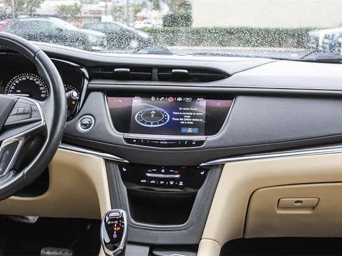 Used 2019 Cadillac XT5 AWD image 21