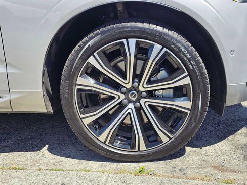 Certified 2023 Volvo XC60 T8 Ultimate AWD/4WD image 9