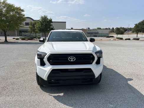 Used 2024 Toyota Tacoma SR RWD image 3