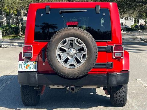 Used 2017 Jeep Wrangler Unlimited Rubicon w/ Connectivity Group image 12