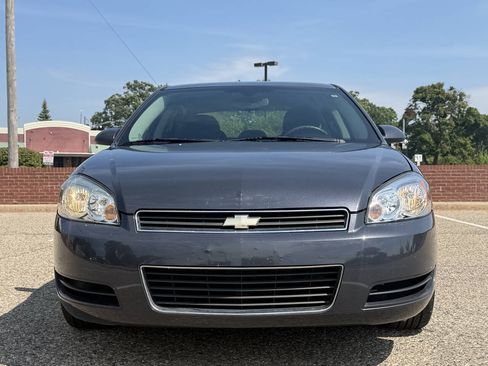 Used 2009 Chevrolet Impala LS FWD image 3