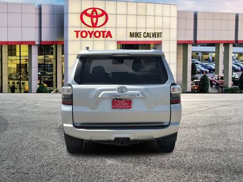 Used 2022 Toyota 4Runner SR5 RWD image 4