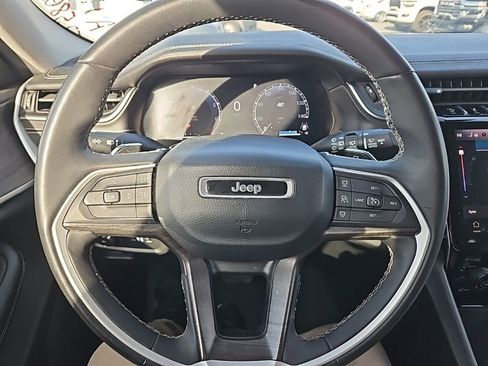 Used 2023 Jeep Grand Cherokee L Limited w/ Black Appearance Package image 18