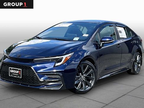Certified 2025 Toyota Corolla XSE FWD image 1
