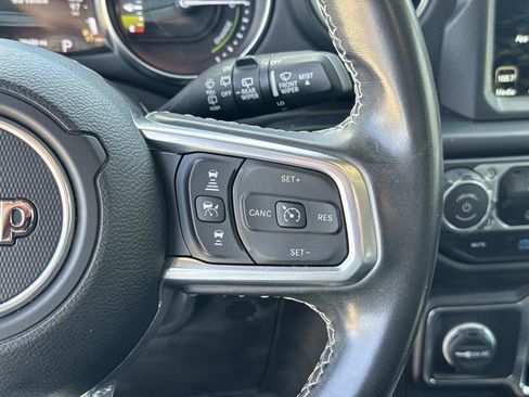 Used 2022 Jeep Wrangler Unlimited Sahara w/ Safety Group AWD/4WD image 21
