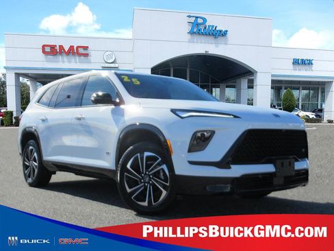 Used 2025 Buick Enclave Sport Touring image 1