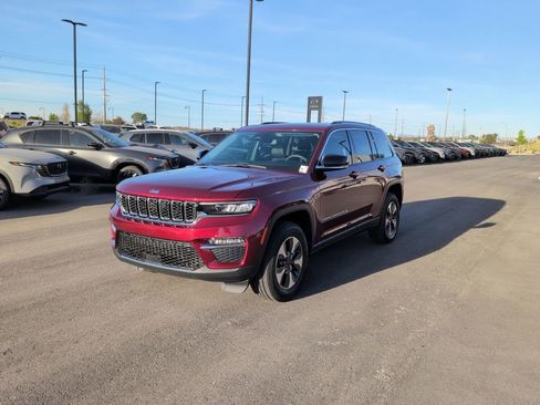 Used 2022 Jeep Grand Cherokee Limited 4xe AWD/4WD image 3