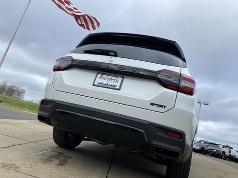 New 2026 Honda Pilot Sport image 16