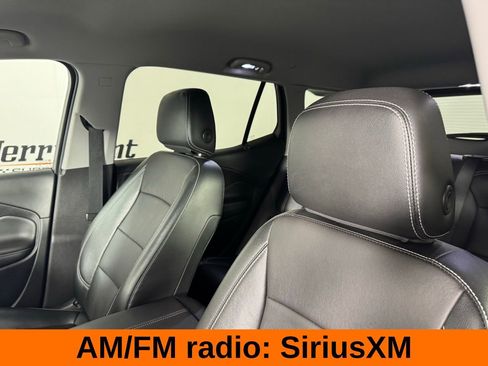 Used 2023 GMC Terrain SLT image 11