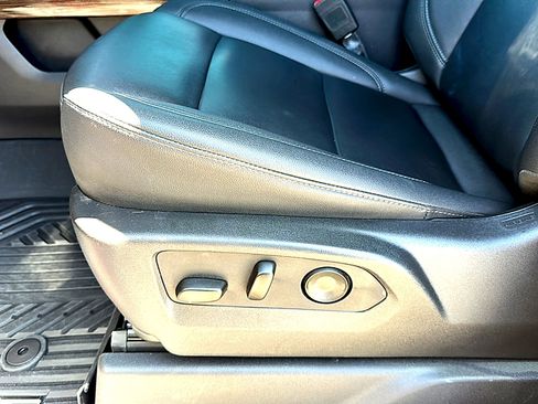Used 2025 Chevrolet Silverado 1500 LT Trail Boss w/ Convenience Package II AWD/4WD image 15