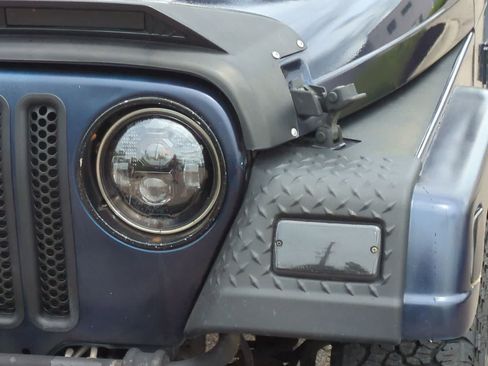 Used 2003 Jeep Wrangler X AWD/4WD image 11