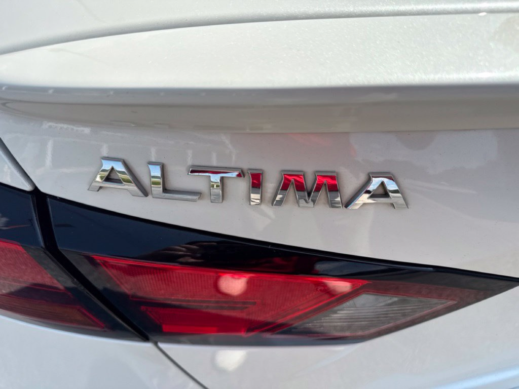 Used 2020 Nissan Altima 2.0 Platinum FWD image 27