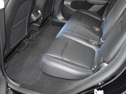 Used 2023 Tesla Model Y Long Range AWD/4WD image 13