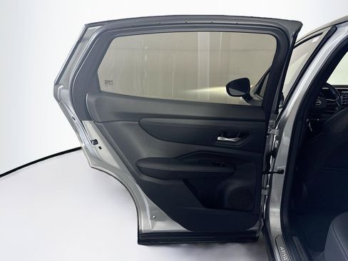 Used 2023 Nissan Ariya AWD image 27