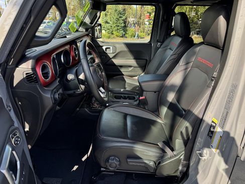 Used 2021 Jeep Wrangler Unlimited Rubicon w/ Uconnect 4C Nav & Sound Group AWD/4WD image 11
