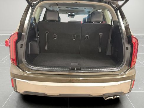Used 2025 Kia Telluride S AWD/4WD image 16