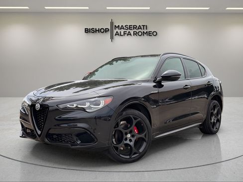 Used 2024 Alfa Romeo Giulia Veloce AWD/4WD image 2