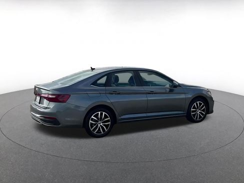 Used 2025 Volkswagen Jetta SE image 20