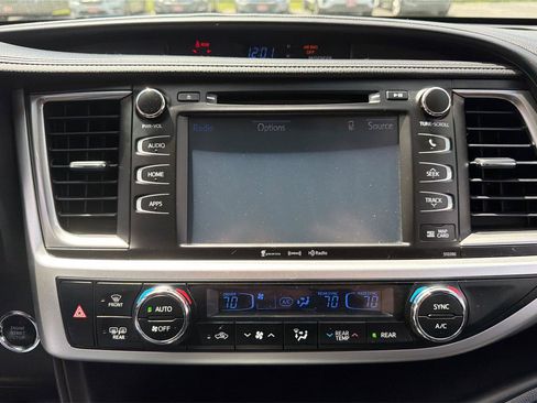 Used 2019 Toyota Highlander SE AWD/4WD image 13