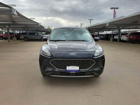 Used 2021 Ford Escape SE w/ Cold Weather Package image 3