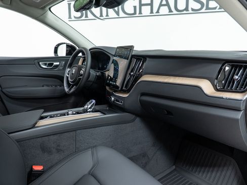 New 2026 Volvo XC60 B5 Core w/ Climate Package image 21