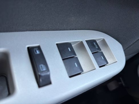 Used 2012 Ford Escape XLT FWD image 11