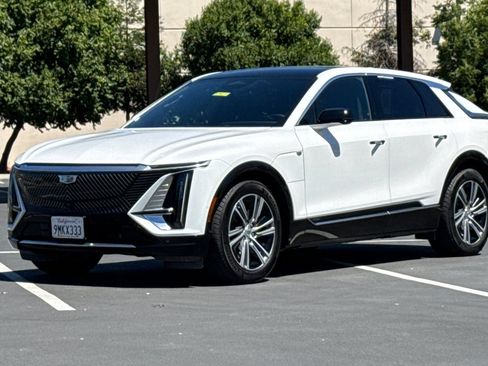 Used 2024 Cadillac Lyriq Luxury RWD image 16