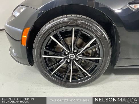 Used 2025 MAZDA MX-5 Miata RF Grand Touring image 12