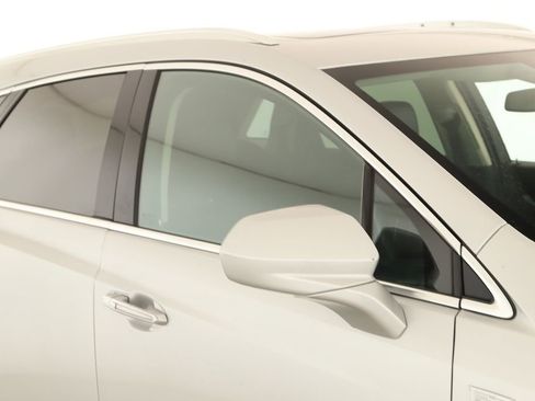 Used 2019 Cadillac XT5 Premium Luxury FWD image 41