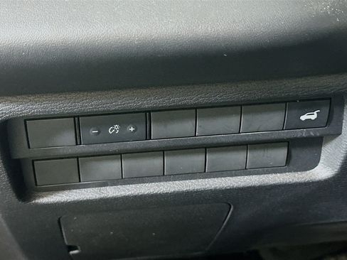 Used 2024 Mitsubishi Outlander SE image 16