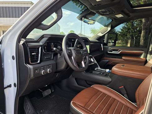 Used 2026 GMC Sierra 2500 Denali Ultimate AWD/4WD image 6