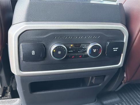 Used 2023 Ford Expedition Limited RWD image 23