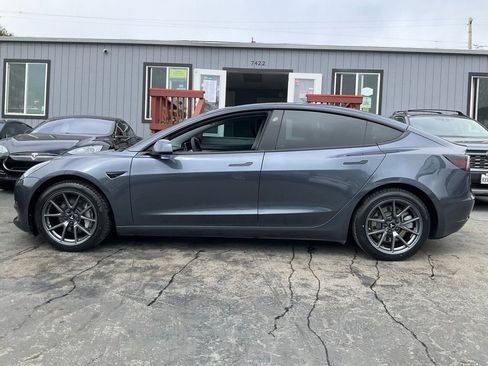 Used 2023 Tesla Model 3 Standard Range RWD image 5